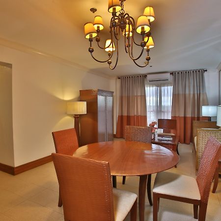 Crown Regency Suites Mactan Lapu-Lapu City Exteriör bild