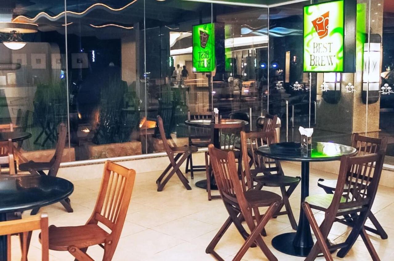 Crown Regency Suites Mactan Lapu-Lapu City Exteriör bild