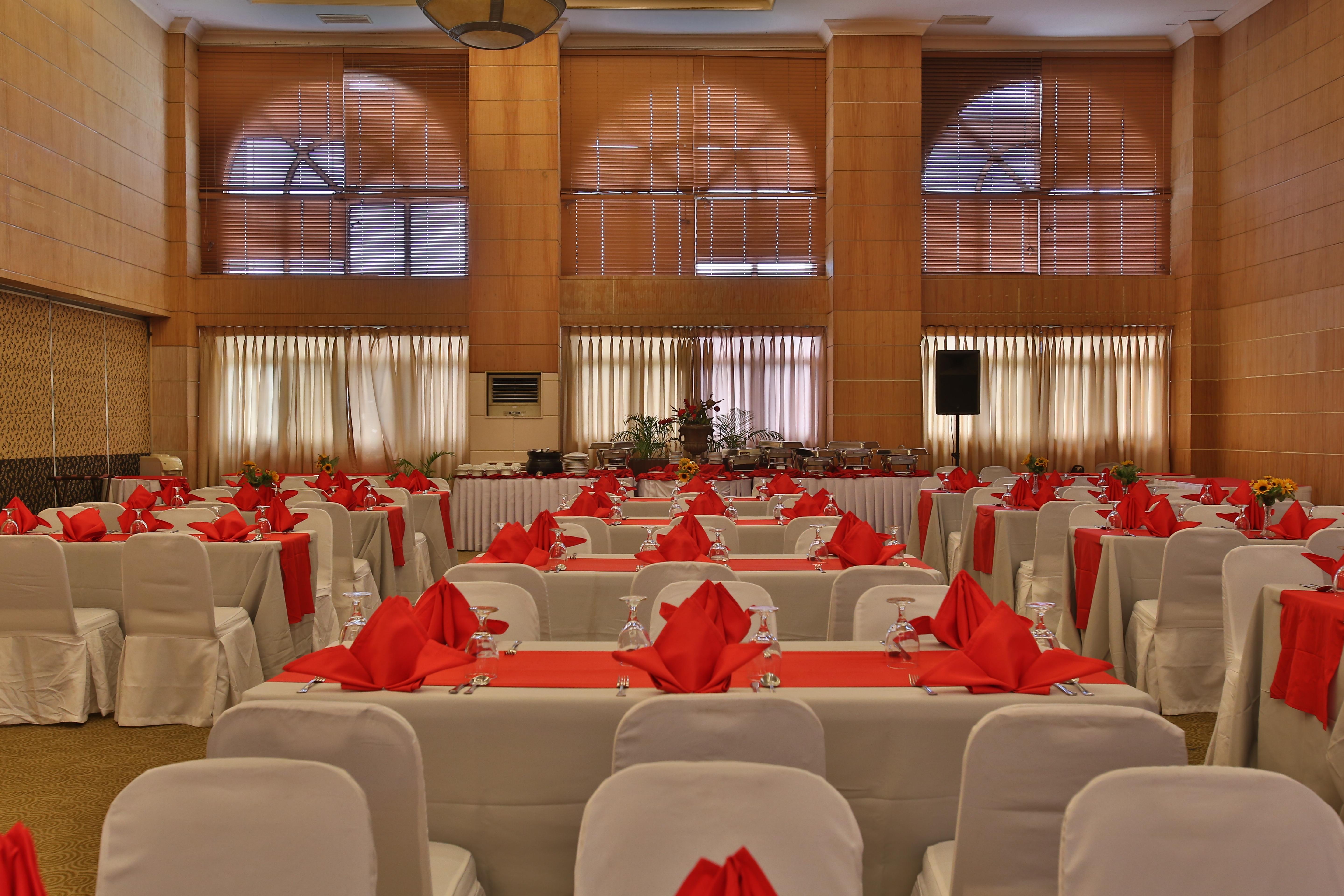 Crown Regency Suites Mactan Lapu-Lapu City Exteriör bild