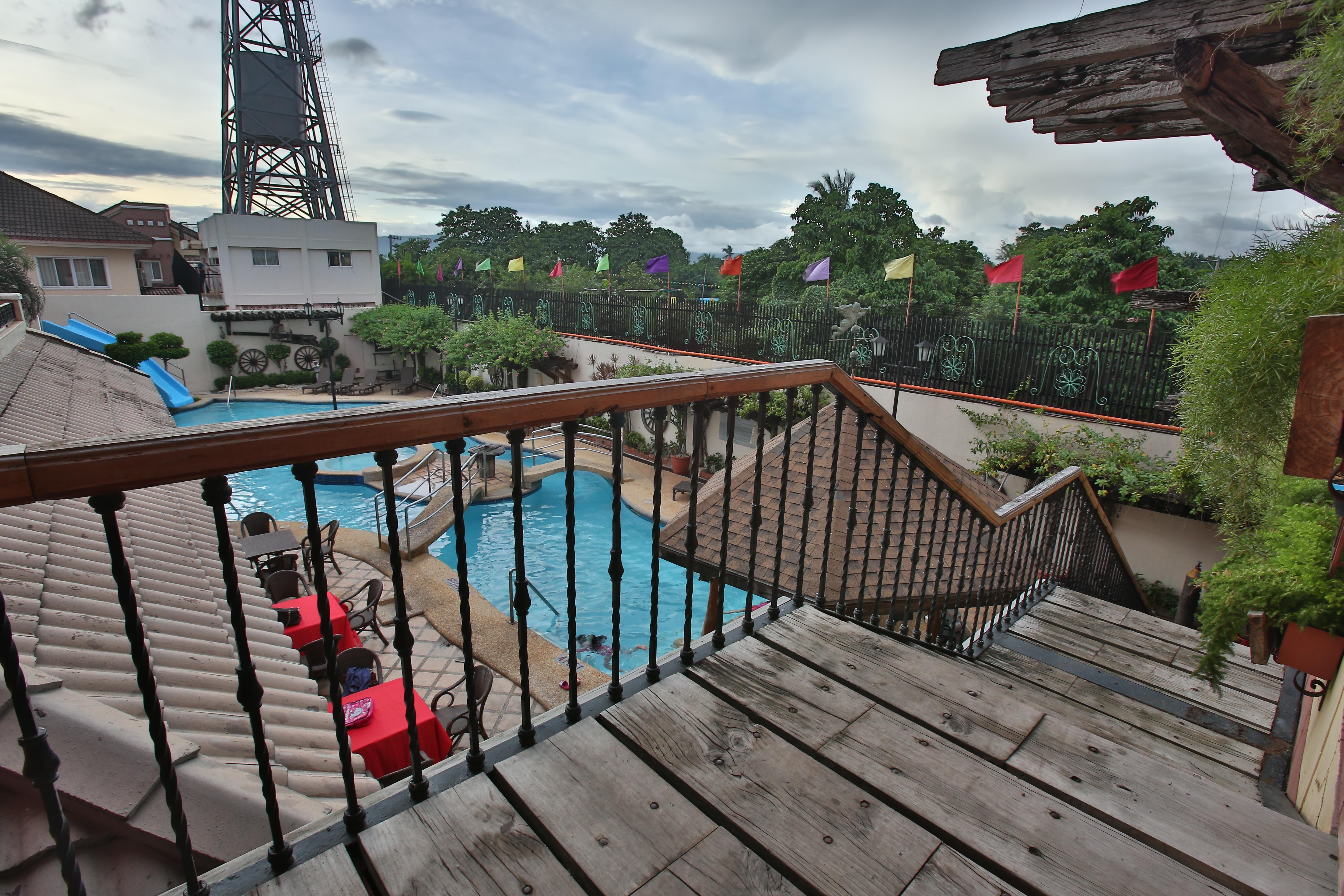 Crown Regency Suites Mactan Lapu-Lapu City Exteriör bild