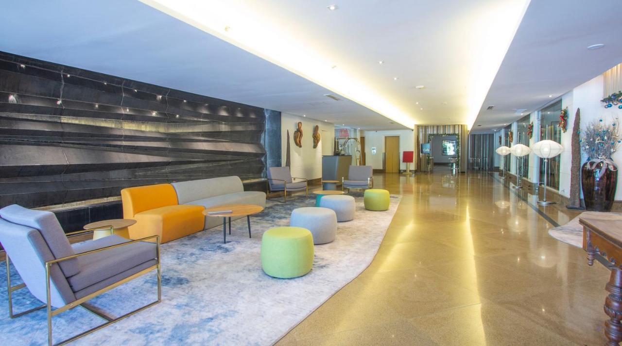 Crown Regency Suites Mactan Lapu-Lapu City Exteriör bild